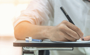 Read more about the article കര്‍ണാടകയില്‍ എസ്.എസ്.എൽ.സി പരീക്ഷക്കിടെ കൂട്ട കോപ്പിയടി; പ്രധാനാധ്യാപകൻ ഉൾപ്പെടെ 16 അധ്യാപകര്‍ക്ക് സസ്പെന്‍ഷന്‍