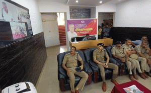 Read more about the article സർക്കാർ നൽകുന്നത് സ്ത്രീ സുരക്ഷയ്ക്ക് വലിയ പ്രാധാന്യം; സംസ്ഥാനത്തെ എല്ലാ പോലീസ് സ്റ്റേഷനുകളും സ്ത്രീ സൗഹൃദമാക്കും: മുഖ്യമന്ത്രി