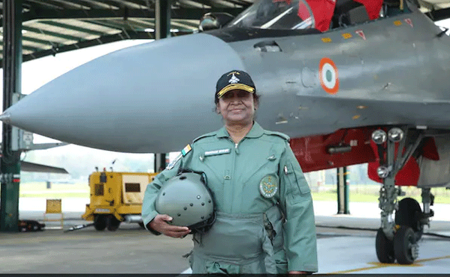 You are currently viewing സുഖോയ് 30 എം.കെ.ഐ യുദ്ധവിമാനത്തിൽ പറന്ന് രാഷ്ട്രപതി