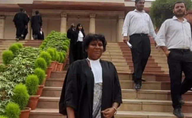 You are currently viewing ബിന്ദു അമ്മിണി സൂപ്രീംകോടതിയില്‍ അഭിഭാഷകയായി എന്റോൾ ചെയ്തു