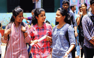 Read more about the article സ്കൂളുകളിൽ അവധിക്കാല ക്ലാസുകൾ നടത്താം; സർക്കാർ ഉത്തരവ് സ്റ്റേ ചെയ്ത് കേരളാ ഹൈക്കോടതി