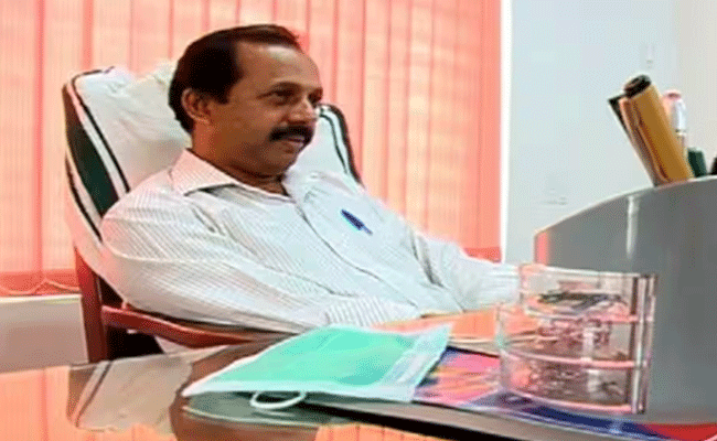 Read more about the article യുവ നടിയെ പീഡിപ്പിക്കാൻ ശ്രമിച്ചതായി പരാതി; റിട്ടേർഡ് ഡി. വൈ. എസ്. പി മധുസൂദനനെ ചോദ്യം ചെയ്യുന്നു