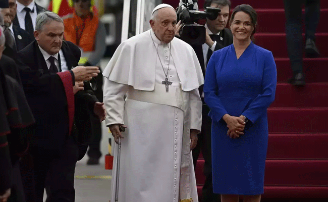 Read more about the article ഉക്രെയിൻ – റഷ്യ യുദ്ധത്തിൽ ഒരു രഹസ്യ സമാധാന ദൗത്യം നടക്കുന്നു; വെളിപ്പെടുത്തി ഫ്രാൻസിസ് മാർപാപ്പ