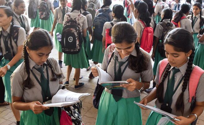 You are currently viewing പതിനാറ് എപ്ലസുകളുടെ തിളക്കത്തോടെ കാസര്‍കോട് എം.ആര്‍.എസിന് നൂറുമേനി; പരീക്ഷയെഴുതിയ 35 വിദ്യാര്‍ത്ഥിനികളും തുടര്‍ പഠനത്തിന് യോഗ്യത നേടി