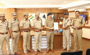 Read more about the article മഞ്ചേശ്വരം പോലീസ് സ്റ്റേഷന്‍ പരിധിയില്‍ മൂന്ന് ദിവസത്തിനുള്ളില്‍ നടന്നത് വന്‍ മയക്കുമരുന്ന് വേട്ട; പിടികൂടിയ പോലീസുകാരെ ആദരിച്ചു