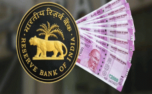 Read more about the article 2000 രൂപ നോട്ടുകൾ പിൻവലിക്കുകയാണെന്ന് അറിയിച്ച് റിസർവ് ബാങ്ക്; നിങ്ങളെ എങ്ങനെ ബാധിക്കും?