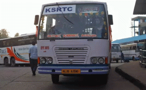 Read more about the article കാസർകോട് – മംഗലാപുരം റൂട്ടിൽ വിദ്യാർഥികൾക്ക് കെ.എസ്.ആർ.ടി.സി സീസൺ ടിക്കറ്റ് അനുവദിച്ചു; സീസൺ ടിക്കറ്റ് മാതൃകയിൽ യാത്രാ കൺസഷൻ നൽകും
