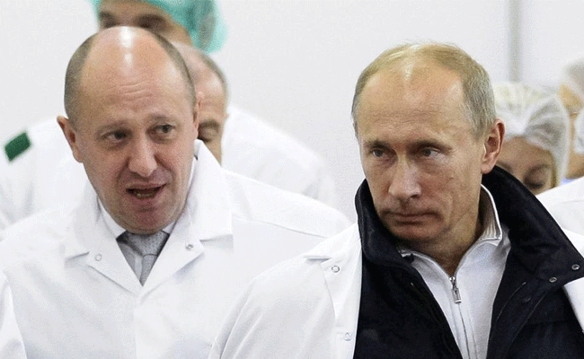 Read more about the article പാവപ്പെട്ടവരുടെ മക്കളെ മാത്രമാണ് യുദ്ധത്തിൻ്റെ മുന്‍നിരയിലേക്ക് എത്തിക്കുന്നത്; യുദ്ധനയം മാറ്റാൻ തയ്യാറായില്ലെങ്കിൽ റഷ്യയിൽ വിപ്ലവം നടക്കും; പുടിന് വാഗ്നര്‍ മേധാവിയുടെ മുന്നറിയിപ്പ്