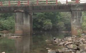 Read more about the article എരുമക്കയം ചെക്ക് ഡാം പദ്ധതിക്ക് കാസർകോട് വികസന പാക്കേജിൽ ഉൾപ്പെടുത്തി തുക അനുവദിക്കണം; ജില്ലാ പഞ്ചായത്ത് പ്രസിഡന്റ് അദാലത്തിൽ നിവേദനം നൽകി