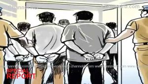 Read more about the article ക്ഷേത്രത്തിലും വീടുകളിലും കവര്‍ച്ച; പ്രതികള്‍ക്കായി ഒരേസമയം 12 ലോഡ്‌ജുകളില്‍ പൊലീസ് മിന്നല്‍ പരിശോധന നടത്തി