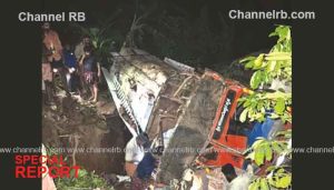 Read more about the article ടാങ്കര്‍ ലോറി വീടിന് മുകളില്‍ മറിഞ്ഞു; വൻ ദുരന്തം ഒഴിവായി, രണ്ട് അപകടങ്ങളിൽ 14 പേര്‍ മരിച്ച പ്രദേശമാണിത്, റോഡിൽ സുരക്ഷാ സംവിധാനങ്ങളില്ല