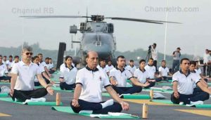 Read more about the article അന്താരാഷ്ട്ര യോഗാദിനം; ഐ.എൻ.എസ് വിക്രാന്തിൽ യോഗ ചെയ്‌ത്‌ പ്രതിരോധമന്ത്രി രാജ് നാഥ് സിങ്, തിരുവനന്തപുരത്ത് മന്ത്രി വീണാ ജോർജ്