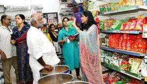 Read more about the article ജില്ലാ കളക്ടര്‍ ഞെട്ടി, കടകളില്‍ ക്രമക്കേടിൻ്റെ കൂത്തരങ്ങ്, അമിതവിലയും പൂഴ്ത്തിവയ്പ്പും