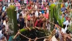 Read more about the article രോഗിയെ പരിശോധനക്കിടെ ഡോക്ടര്‍ കിണറ്റില്‍ ചാടി; രക്ഷിക്കാനിറങ്ങിയ രണ്ട് ജോലിക്കാരും കുടുങ്ങി