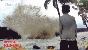 Read more about the article കനത്ത മഴയിൽ വിറയ്ക്കുന്നു; തീരമേഖലയിൽ കടലേറ്റം രൂക്ഷം, തിരയടിച്ച് ഭീതിയിലായി തീരദേശം, പുഴകൾ കരകവിഞ്ഞു, കോടികളുടെ നാശനഷ്‌ടം