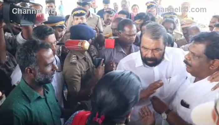 You are currently viewing മുതലപ്പൊഴിയിൽ മന്ത്രിമാരെ തടയാൻ ശ്രമം; സംഘത്തെ പ്രകോപിപ്പിക്കാൻ ശ്രമിച്ചത് യൂജിൻ പെരേര, തീരദേശ പള്ളികൾ അനധികൃതമായ പിരിവ് നടത്തുന്നതായി മന്ത്രി ശിവൻകുട്ടി ആരോപിച്ചു