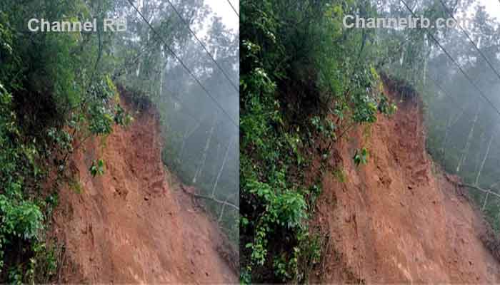 You are currently viewing റോഡിലേക്ക് മണ്ണിടിഞ്ഞ് ഗതാഗത തടസ്സം; പാണത്തൂര്‍- കല്ലേപ്പള്ളി- സുള്ള്യ അന്തര്‍ സംസ്ഥാന പാതയില്‍ രാത്രിയാത്ര നിരോധനം ഏര്‍പ്പെടുത്തി
