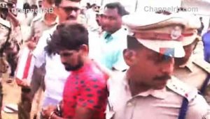 Read more about the article അഞ്ചു വയസുകാരിയുടെ കൊലപാതകം; പ്രതി അസ്‌ഫാഖിനെ സംഭവ സ്ഥലത്തെത്തിച്ച് തെളിവെടുത്തു, വീട്ടിൽ നാടകീയ രംഗങ്ങൾ