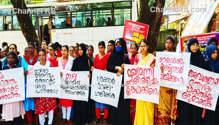 Read more about the article എൻഡോസൾഫാൻ; സിവിൽ സ്റ്റേഷൻ മുറ്റം പ്രതിഷേധ വേദിയായി, ദുരിത ബാധിതരുടെ അമ്മമാർ പന്തം കൊളുത്തി