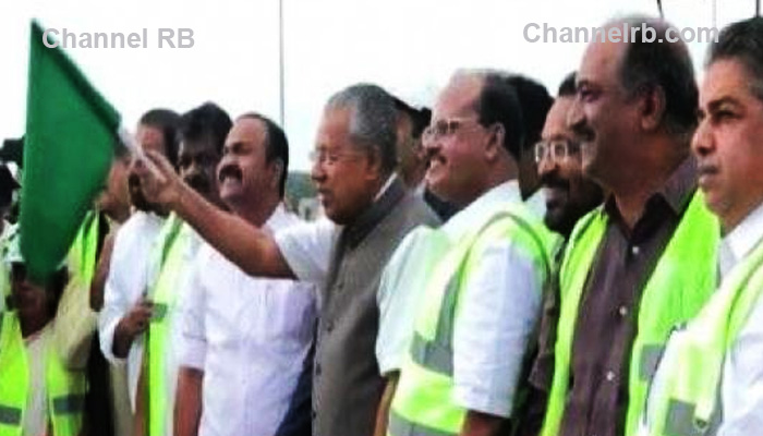 Read more about the article ചൈന തുറമുഖത്ത് നിന്ന് പുറപ്പെട്ട ആദ്യ കപ്പലിനെ വിഴിഞ്ഞത്ത് സ്വീകരിച്ച് മുഖ്യമന്ത്രി; ചരിത്ര മുഹൂർത്തത്തിന് സാക്ഷിയായി കേരളം