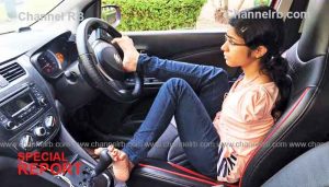 Read more about the article ലോക ഭിന്നശേഷി ദിനം; കൈയില്ലെങ്കിലും ഡ്രൈവിങ് ലൈസൻസ്, ജിലുവിന് ഇത് സ്വപ്‌ന യാത്രയാണ്