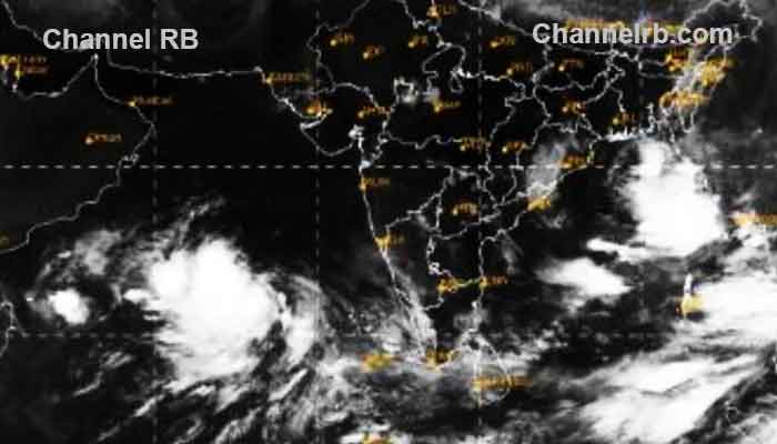 You are currently viewing ചക്രവാതച്ചുഴി; കേരളത്തില്‍ അതിശക്തമായ മഴക്ക് സാധ്യത, ശക്തമായ കാറ്റിനും മോശം കാലാവസ്ഥയ്ക്കും സാധ്യത