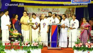 Read more about the article ചരിത്രത്തിൽ ചവുട്ടിനിന്ന ഗതകാല സമര പോരാട്ടങ്ങൾ സാക്ഷി; കാസർകോട് റവന്യു ജില്ലാ സ്‌കൂൾ കലോത്സവം നിയമസഭാ സ്‌പീക്കർ ഉദ്ഘാടനം ചെയ്‌തു