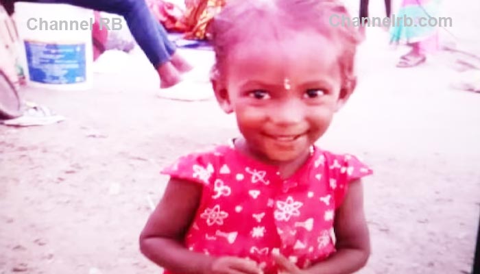 You are currently viewing തട്ടിക്കൊണ്ടു പോകല്‍ തന്നെയെന്ന് സ്ഥിരീകരിച്ച് പൊലീസ്; മാതാവിനും പിതാവിനും ഒപ്പം ഉറങ്ങിയ രണ്ടു വയസുകാരിയെ തട്ടിക്കൊണ്ടു പോയത് മഞ്ഞ സ്‌കൂട്ടറിലെന്ന് എഫ്.ഐ.ആർ