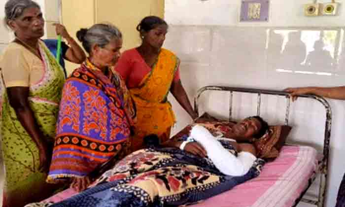 Read more about the article നടുക്കടലില്‍ മത്സ്യ തൊഴിലാളികള്‍ തമ്മിൽ ഏറ്റുമുട്ടി; ഒരാള്‍ കൊല്ലപ്പെട്ടു, മറ്റൊരാളെ കാണാതായി; ഗുരുതരമായി പരുക്കേറ്റ ഒരാൾ ആശുപത്രിയിൽ