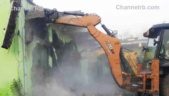 You are currently viewing ആക്രമണം നടത്തുന്നവരെ വെടിവെക്കാന്‍ ഉത്തരവ്; ഉത്തരാഖണ്ഡില്‍ മദ്രസ പൊളിച്ചു നീക്കിയതിൽ സംഘര്‍ഷം, നാലുപേർ കൊല്ലപ്പെട്ടു, 250 പേർക്ക് പരുക്ക്