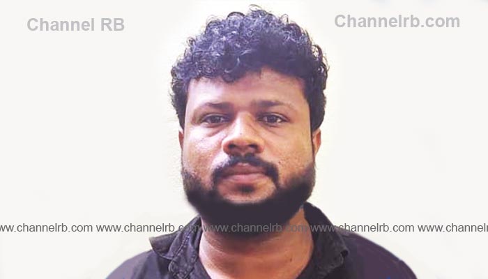 You are currently viewing വയോധികമാരുടെ സ്വര്‍ണ മാലകള്‍ തട്ടിപ്പറിച്ച കേസില്‍ യുവാവ് അറസ്റ്റില്‍; സ്വര്‍ണ്ണമാലകള്‍ കണ്ടെടുത്തു, വ്യാജ നമ്പര്‍ പ്ലേറ്റുള്ള ബൈക്ക് കേന്ദ്രീകരിച്ച് നടത്തിയ അന്വേഷണത്തില്‍ പ്രതി കുടുങ്ങി