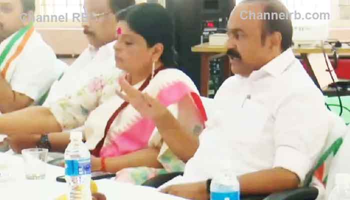 You are currently viewing ലോകസഭ തെരഞ്ഞെടുപ്പ്; കണ്ണൂരിലും, ആലപ്പുഴയിലും ഒഴികെ സിറ്റിംഗ് എം.പിമാരെ തന്നെ നിർത്താൻ കോൺഗ്രസ് തെരഞ്ഞെടുപ്പ് സമിതി യോഗത്തിൽ നിർദേശം