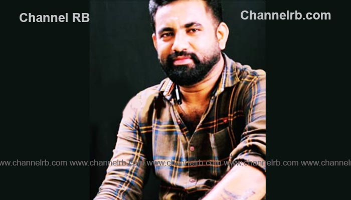 You are currently viewing ബസ് അപകടത്തിൽ മരിച്ച ഡ്രൈവർക്ക് കണ്ണീരിൽ കുതിർന്ന യാത്രാമൊഴി; അവസാനമായി ഒരുനോക്ക് കാണാൻ നാട്ടുകാർക്ക് ഒപ്പം ബസ് തൊഴിലാളികളും