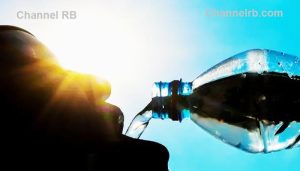 Read more about the article വേനല്‍ കാലത്ത് പ്ലാസ്റ്റിക്ക് കുപ്പിയിലെ വെള്ളം വിഷമാകും; ഇക്കാര്യങ്ങള്‍ ശ്രദ്ധിക്കണം