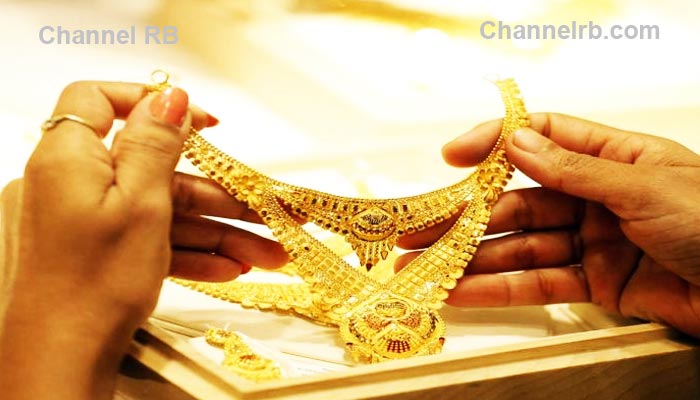 You are currently viewing സ്വര്‍ണം റെക്കോര്‍ഡ് ഭേദിച്ചു, ചരിത്രത്തിൽ ആദ്യമായി 53,000 പിന്നിട്ടു; ആഗോള തലത്തില്‍ സ്വര്‍ണ വിലയില്‍ ഉണ്ടായ വര്‍ധനയും സുരക്ഷിത നിക്ഷേപമായി സ്വര്‍ണത്തിലേക്ക് കൂടുതല്‍ പേര്‍ എത്തുന്നതും വിലയില്‍ പ്രതിഫലിച്ചു