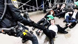 Read more about the article ‘കുറച്ച് പേരേ കൊന്നു കൂടേ, ഇത്രയും പേര്‍ കീഴടങ്ങിയാല്‍ എന്ത് ചെയ്യും’; സൈന്യം പിടികൂടിയ ഫലസ്‌തീൻ പോരാളികളെ കുറിച്ച് ഇസ്രയേല്‍ സുരക്ഷാ മന്ത്രി