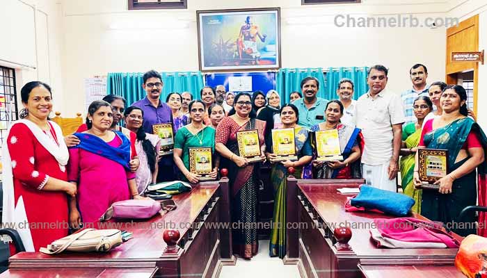 You are currently viewing വിരമിക്കുന്ന പ്രഥമ അധ്യാപകർക്ക് യാത്രയയപ്പ്; തൃക്കരിപ്പൂരിൽ ഗ്രാമ പഞ്ചായത്ത് മാതൃകയായി