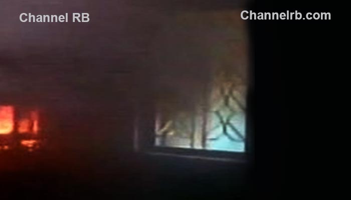 You are currently viewing കാഞ്ഞങ്ങാട് സി.പി.എം നേതാക്കൾക്ക് നേരെ സ്ഫോടക വസ്‌തു എറിഞ്ഞു; ലോക്കൽ സെക്രട്ടറി ഉൾപ്പെടെ ഓടി രക്ഷപ്പെട്ടു, പൊട്ടിത്തെറിയില്‍ സ്ത്രീക്ക് പരിക്ക്, രണ്ട് പേര്‍ക്കെതിരെ കേസെടുത്ത് പൊലീസ്