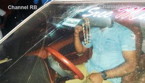 Read more about the article പ്രതിയെ പിടികൂടാൻ എത്തിയ പൊലീസിന് നേരെ നാട്ടുകാരുടെ ആക്രമണം; കാർ മോഷണ കേസ് പ്രതി രക്ഷപ്പെട്ടു; നൂറോളം പേർക്കെതിരെ കേസ്