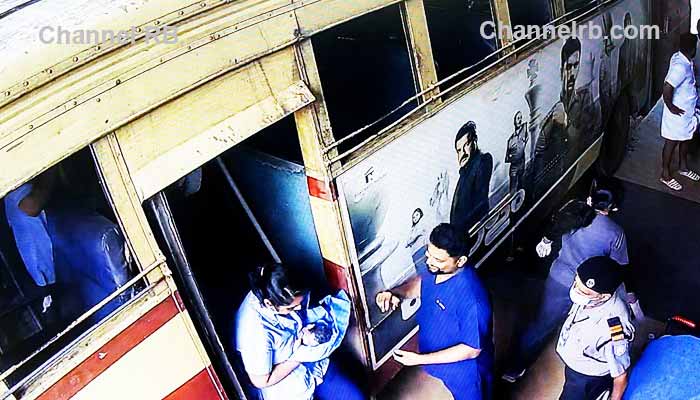 You are currently viewing ഓടുന്ന കെ.എസ്.ആർ.ടി.സി ബസിൽ യുവതിക്ക് പ്രസവ വേദന; സുഖപ്രസവത്തിൽ പെൺകുഞ്ഞിന് ജന്മം നൽകി