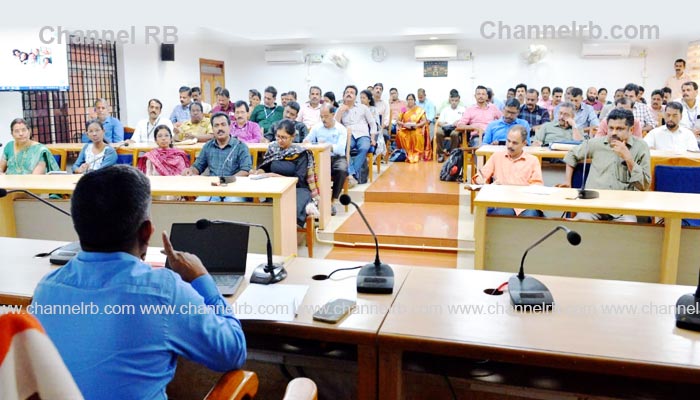 You are currently viewing കൊടും വരൾച്ചയിൽ ആശങ്ക വേണ്ട; കുടിവെള്ളം എല്ലാവർക്കും ഉറപ്പുവരുത്തും: ജില്ലാ കളക്ടര്‍