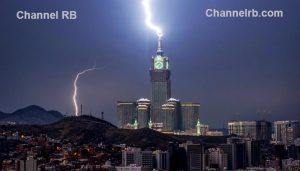 Read more about the article യു.എ.ഇയിൽ ശക്തമായ കാറ്റും മഴയും; സ്‌കൂൾ പഠനം ഓൺലൈൻ ആക്കി, സർക്കാർ ജീവനക്കാർക്ക് വീട്ടിലിരുന്ന് ജോലി ചെയ്യാം