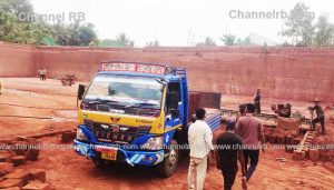 Read more about the article അനധികൃത ഖനനം; സ്‌ക്വാഡ് നടത്തിയത് മിന്നൽ പരിശോധന, മഞ്ചേശ്വരം താലൂക്കിൽ ആറ് വാഹനങ്ങൾ പിടികൂടി