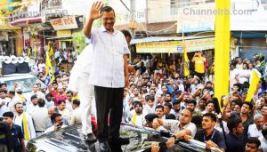 Read more about the article നൂറ് കെജ്‌രിവാൾ ജന്മമെടുക്കും, ഒരു കെജ്‌രിവാളിനെ അറസ്റ്റ് ചെയ്‌താൽ; എ.എ.പി മാർച്ച് പൊലീസ് തടഞ്ഞു