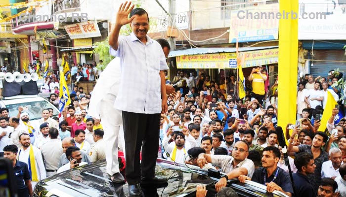 You are currently viewing നൂറ് കെജ്‌രിവാൾ ജന്മമെടുക്കും, ഒരു കെജ്‌രിവാളിനെ അറസ്റ്റ് ചെയ്‌താൽ; എ.എ.പി മാർച്ച് പൊലീസ് തടഞ്ഞു