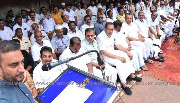 You are currently viewing പിണറായി സർക്കാരിന് മലബാറിനോട് അയിത്തം; പത്താം ക്ലാസ് പാസായിട്ടും തുടർപഠനം നടത്താൻ കഴിയാതെ വിദ്യാർത്ഥികൾ പെരുവഴിയിൽ: പി.കെ ഫിറോസ്