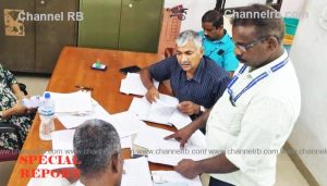 Read more about the article വിജിലൻസ് മിന്നൽ പരിശോധന; ഭക്ഷ്യസുരക്ഷാ വകുപ്പ് ഓഫീസുകളിൽ കണ്ടെത്തിയത് വ്യാപക ക്രമക്കേടുകൾ, റെയ്‌ഡ്‌ രഹസ്യ വിവരത്തിൻ്റെ അടിസ്ഥാനത്തിൽ