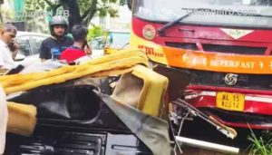 Read more about the article കണ്ണീരിൽ കുതിർന്ന ദുരന്തം; കെ.എസ്.ആര്‍.ടി.സി ബസും ഓട്ടോയും കൂട്ടിയിടിച്ചു, ഒരു കുടുംബത്തിലെ മൂന്നുപേര്‍ മരിച്ചു