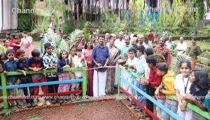 Read more about the article സ്‌കൂളിൽ നിർമ്മിച്ച പാർക്കിൻ്റെ ഉദ്ഘാടനം; കാഞ്ഞങ്ങാട് ബ്ലോക്ക് പഞ്ചായത്ത് പദ്ധതിയിൽ ഉൾപ്പെടുത്തിയാണ് പാർക്ക് നിർമ്മിച്ചത്