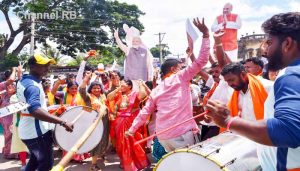 Read more about the article മൂന്നാം തവണയും പ്രധാനമന്ത്രി നരേന്ദ്ര മോ​ദി? ശുഭ പ്രതീക്ഷയിൽ നേതാക്കളും പ്രവർത്തകരും, പാർട്ടി ആസ്ഥാനത്ത് ആഘോഷം, ‘ഇന്ത്യൻ ചരിത്രത്തിലെ മഹത്തായ നേട്ടം’: നരേന്ദ്ര മോദി